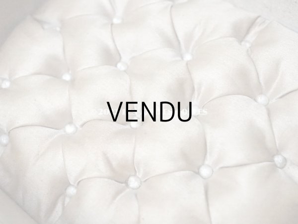 画像10: アンティーク 本革製 ジュエリーケース グレーベージュのシルク製クッション (10)