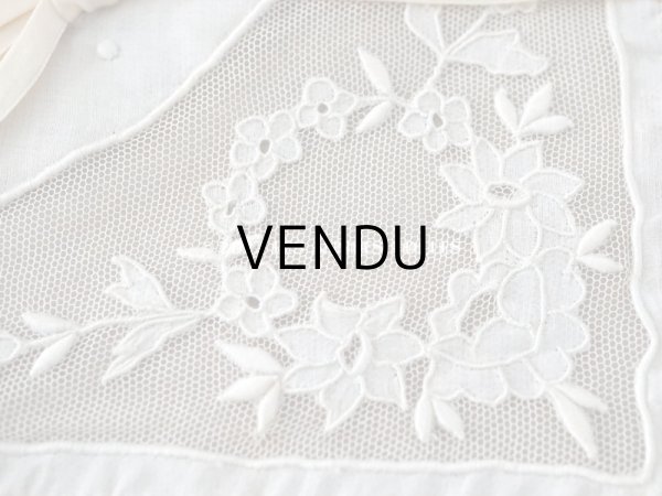 画像8: アンティーク シルクリボンが結ばれた　ベビーベッドカバー ホワイトワーク＆プリーツ入りチュールレース (8)