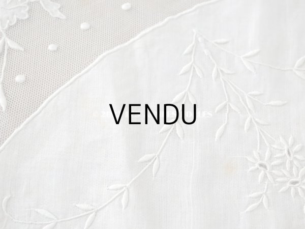 画像13: アンティーク シルクリボンが結ばれた　ベビーベッドカバー ホワイトワーク＆プリーツ入りチュールレース (13)