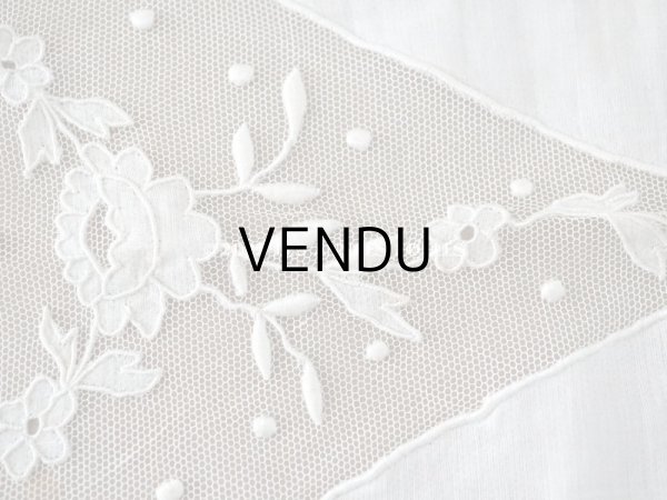 画像11: アンティーク シルクリボンが結ばれた　ベビーベッドカバー ホワイトワーク＆プリーツ入りチュールレース (11)