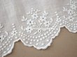 画像3: アンティーク 幅広 花模様のホワイトワークのレース 手刺繍 78cm 幅17cm (3)