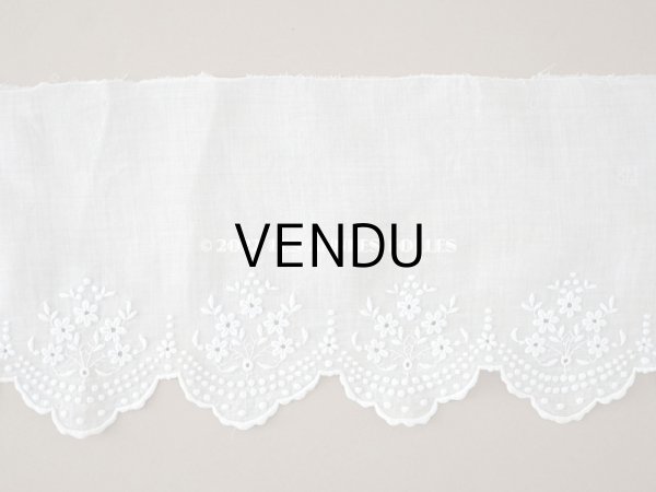 画像2: アンティーク 幅広 花模様のホワイトワークのレース 手刺繍 78cm 幅17cm (2)