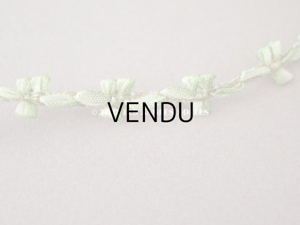 画像2: 1920年頃 アンティーク  ロココトリム グリーンのグラデーション ロココリボン  (2)