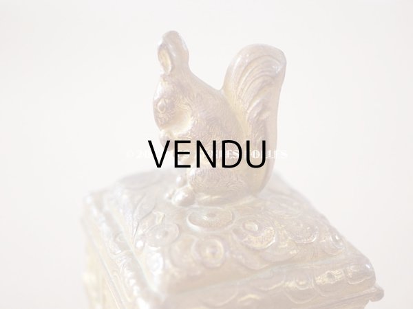 画像3: 1920年代 アンティーク 栗鼠のジュエリーボックス 　マスタードカラーのシルク製クッション　 (3)