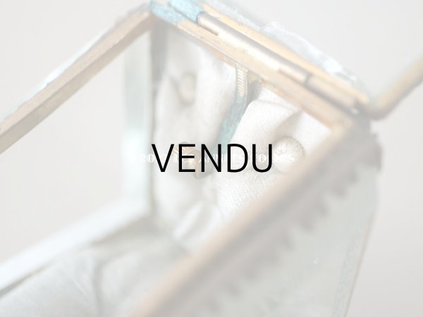 画像12: 19世紀末 アンティーク ジュエリーボックス 　グレイッシュブルーのシルク製クッション　懐中時計 (12)