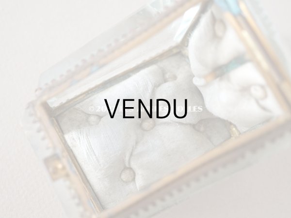 画像15: 19世紀末 アンティーク ジュエリーボックス 　グレイッシュブルーのシルク製クッション　懐中時計 (15)