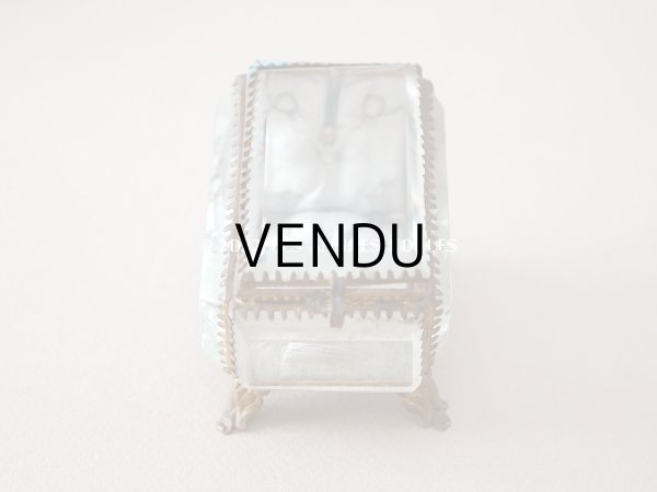 画像2: 19世紀末 アンティーク ジュエリーボックス 　グレイッシュブルーのシルク製クッション　懐中時計 (2)