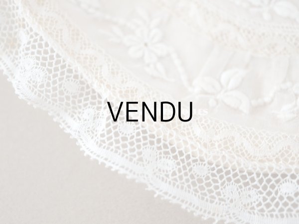 画像9: アンティーク  初聖体のオモニエール 淡いピンクのシルクリボン & 花模様のホワイトワーク(手刺繍) (9)