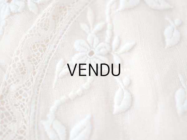 画像10: アンティーク  初聖体のオモニエール 淡いピンクのシルクリボン & 花模様のホワイトワーク(手刺繍) (10)