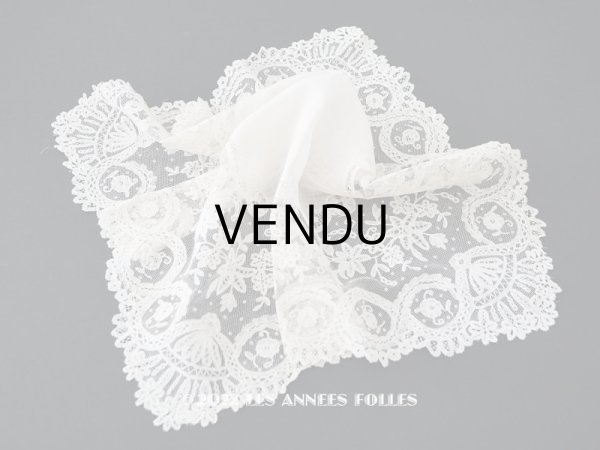 画像1: 1866年 アンティーク  結婚式のハンカチ アプリカシオン・アングルテール (ボビンレース)　 (1)