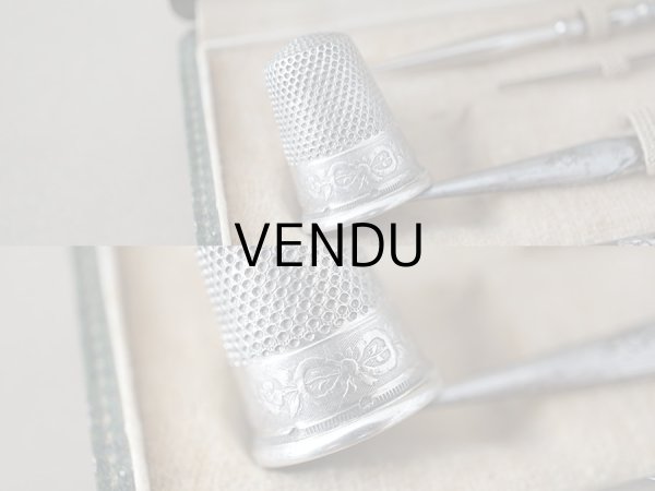 画像17: 1900年頃 アンティーク シルバー製 リボン＆花のガーランド ソーイングセット 裁縫道具 (17)