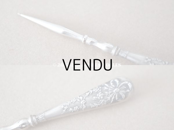 画像9: 1900年頃 アンティーク シルバー製 リボン＆花のガーランド ソーイングセット 裁縫道具 (9)