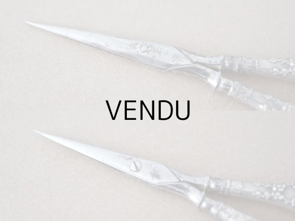 画像13: 1900年頃 アンティーク シルバー製 リボン＆花のガーランド ソーイングセット 裁縫道具 (13)