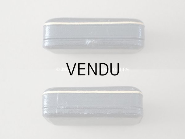 画像3: 19世紀末 アンティーク 本革製 イニシャル入り ブローチ用ボックス　黒 ジュエリーボックス (3)