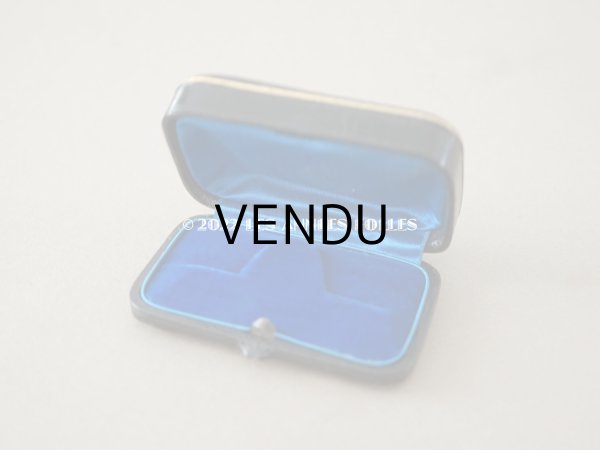 画像5: 19世紀末 アンティーク 本革製 イニシャル入り ブローチ用ボックス　黒 ジュエリーボックス (5)