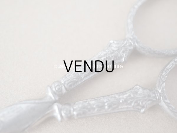 画像10: 1920年代 アンティーク リボン＆ローズパニエ柄 ソーイングセット 裁縫道具 (10)