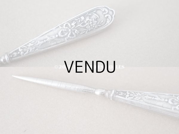 画像7: 1920年代 アンティーク リボン＆ローズパニエ柄 ソーイングセット 裁縫道具 (7)