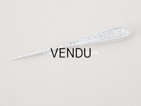 画像6: 1920年代 アンティーク リボン＆ローズパニエ柄 ソーイングセット 裁縫道具 (6)