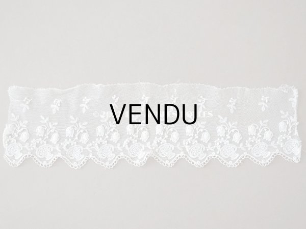 画像2: アンティーク 鈴蘭の刺繍入りレース　エクリュ　104cm (2)