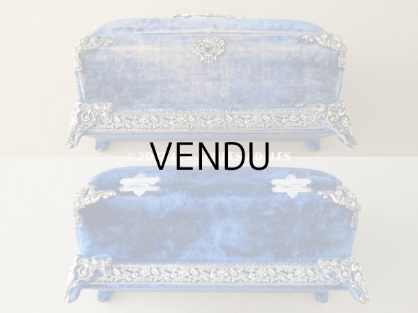 画像7: 19世紀末 アンティーク 　裁縫箱　鍵付き マリンブルーのベルベット＆シルククッション (7)