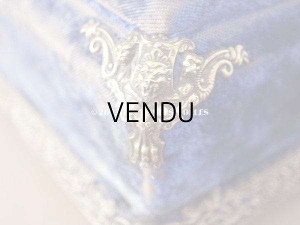 画像12: 19世紀末 アンティーク 　裁縫箱　鍵付き マリンブルーのベルベット＆シルククッション (12)