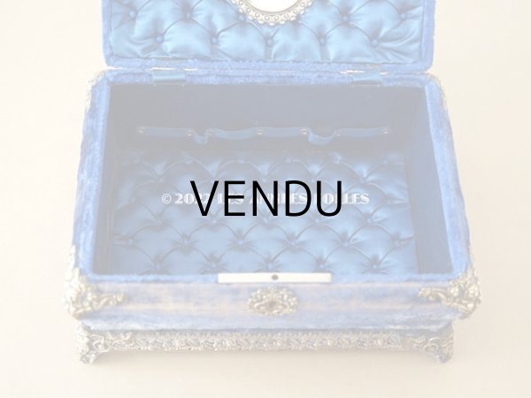 画像15: 19世紀末 アンティーク 　裁縫箱　鍵付き マリンブルーのベルベット＆シルククッション (15)