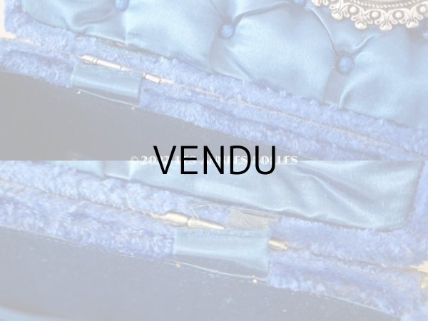 画像19: 19世紀末 アンティーク 　裁縫箱　鍵付き マリンブルーのベルベット＆シルククッション (19)