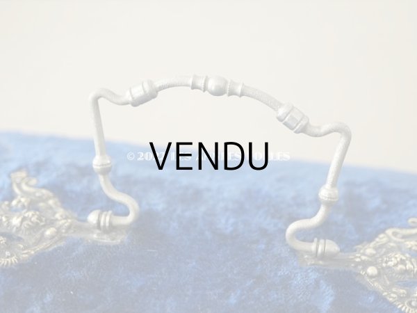 画像9: 19世紀末 アンティーク 　裁縫箱　鍵付き マリンブルーのベルベット＆シルククッション (9)