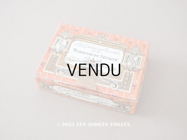 画像1: アンティーク 『 マルキーズ・ ドゥ・セヴィニエ 』のお菓子箱 LES GOUTERS AU CHOCOLAT DE ROYAT - MARQUISE DE SEVIGNE PARIS - (1)