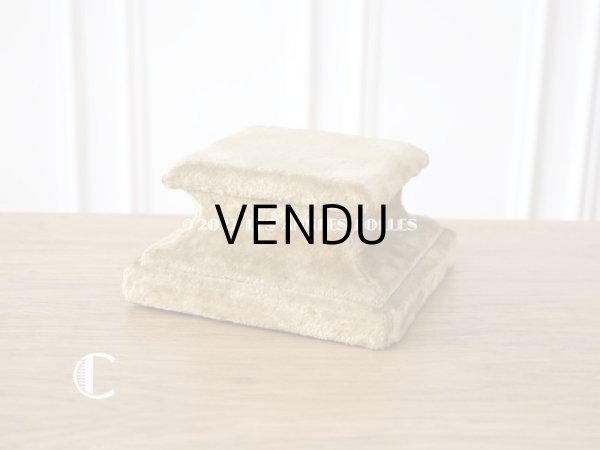 画像13: 1900年代 アンティーク ベルベットの台座 ボンマルシェ百貨店のラベル付き カーキ (13)