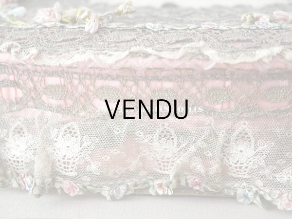 画像14: アンティーク シルク製　ロココモチーフ＆花かごのレース&ロココトリム カルトナージュボックス  (14)