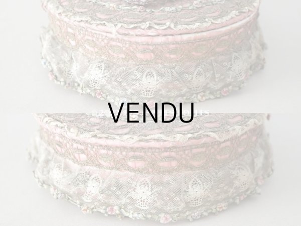 画像13: アンティーク シルク製　ロココモチーフ＆花かごのレース&ロココトリム カルトナージュボックス  (13)