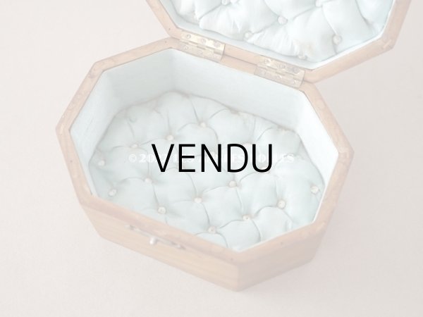 画像8: アンティーク モシュリンヌ　鈴蘭のジュエリーボックス パウダーブルーのシルク製クッション (8)