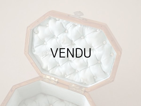 画像7: アンティーク モシュリンヌ　鈴蘭のジュエリーボックス パウダーブルーのシルク製クッション (7)