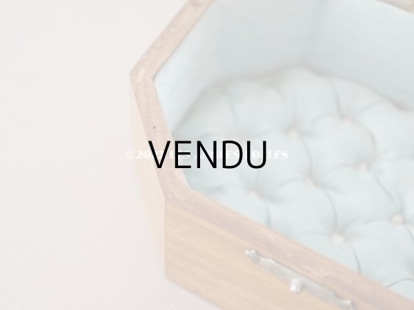 画像11: アンティーク モシュリンヌ　鈴蘭のジュエリーボックス パウダーブルーのシルク製クッション (11)