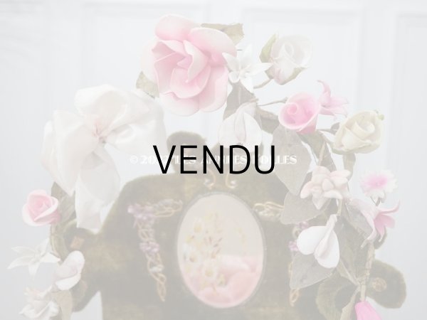 画像4: 1900年頃 アンティーク  グローブ・ド・マリエのパニエ型クッション  アイリスの花 (4)