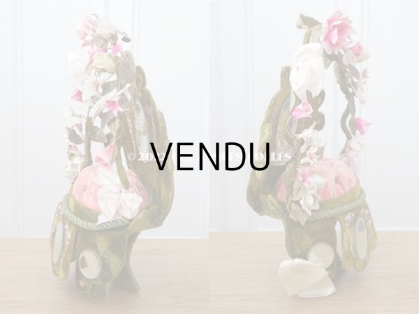 画像15: 1900年頃 アンティーク  グローブ・ド・マリエのパニエ型クッション  アイリスの花 (15)