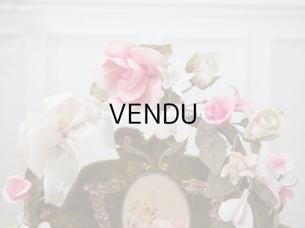 画像9: 1900年頃 アンティーク  グローブ・ド・マリエのパニエ型クッション  アイリスの花 (9)