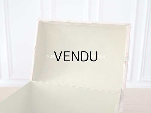 画像9: 18世紀 アンティーク 大きなコフレ　花模様のシルク地 (9)