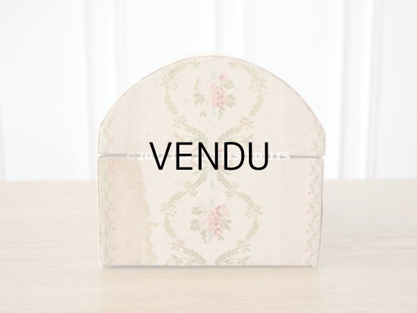 画像6: 18世紀 アンティーク 大きなコフレ　花模様のシルク地 (6)