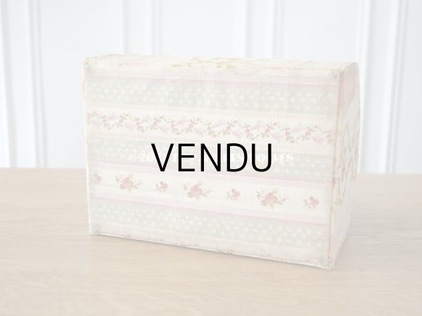 画像13: 18世紀 アンティーク 大きなコフレ　花模様のシルク地 (13)