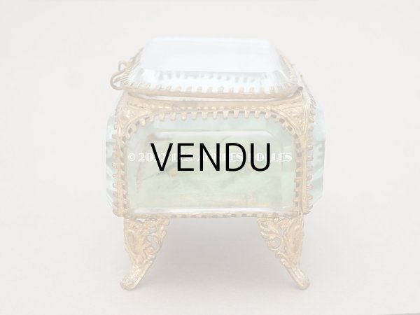 画像11: 【クリスマスセール2022対象外】19世紀末 アンティーク ジュエリーボックス グリーンのクッション ロカイユ装飾の脚 (11)