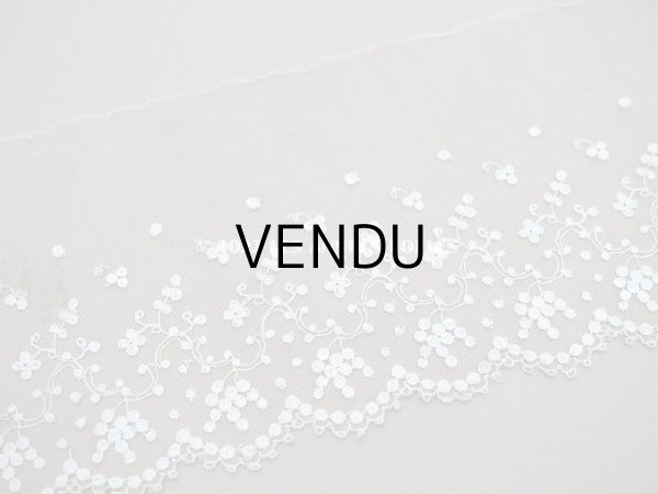 画像2: 【クリスマスセール2022対象外】アンティーク 花刺繍の幅広レース  92cm 幅11.5〜15cm (2)