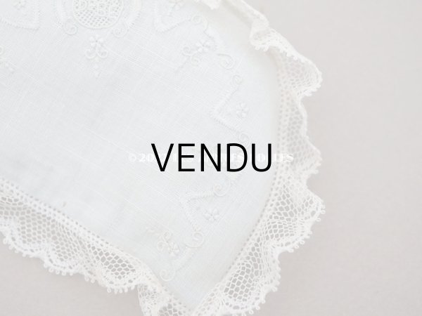 画像18: 【クリスマスセール2022対象外】アンティーク  ドールベッド & ドールドレスのセット ベビードール用　手縫い＆手刺繍＆手編みのレース (18)