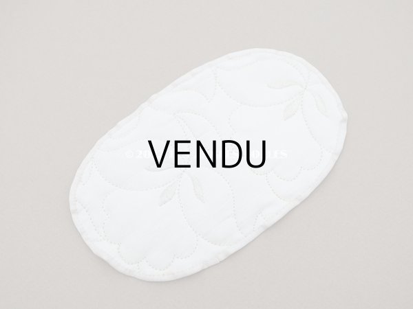 画像15: 【クリスマスセール2022対象外】アンティーク  ドールベッド & ドールドレスのセット ベビードール用　手縫い＆手刺繍＆手編みのレース (15)