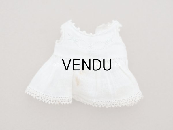 画像11: 【クリスマスセール2022対象外】アンティーク  ドールベッド & ドールドレスのセット ベビードール用　手縫い＆手刺繍＆手編みのレース (11)