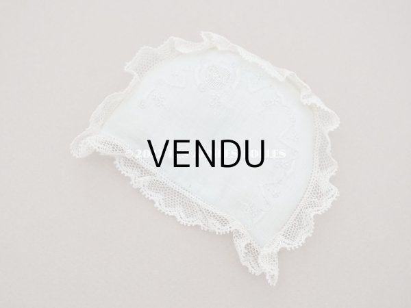 画像16: 【クリスマスセール2022対象外】アンティーク  ドールベッド & ドールドレスのセット ベビードール用　手縫い＆手刺繍＆手編みのレース (16)