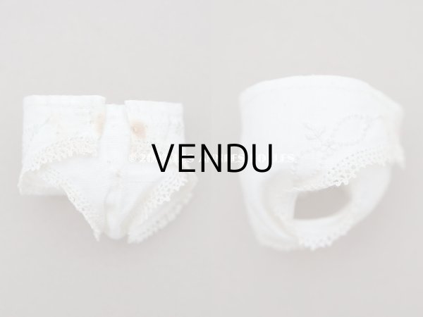 画像12: 【クリスマスセール2022対象外】アンティーク  ドールベッド & ドールドレスのセット ベビードール用　手縫い＆手刺繍＆手編みのレース (12)