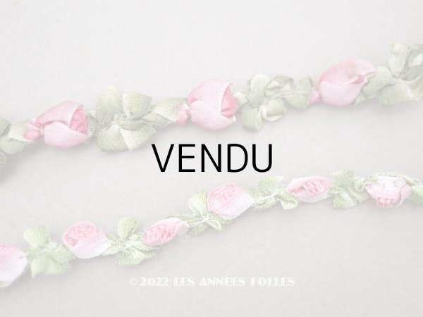 画像1: 1920年代 アンティーク シルク製 大きな薔薇のロココトリム オールドローズ色 ロココリボン  (1)