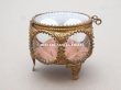 画像4: 19世紀末 アンティーク ジュエリーボックス 　スモーキーなピーチピンク シルク製クッション　 (4)